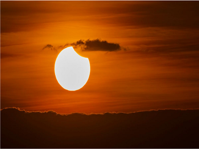 2022-eclipse-parcial-de-sol-en-tauro